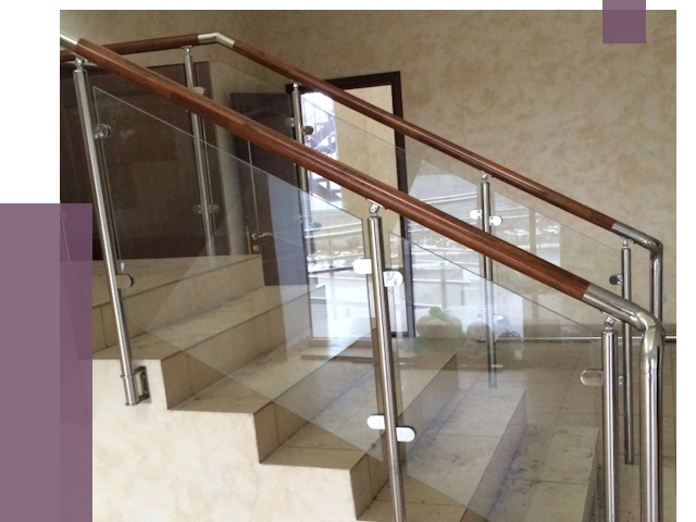 Комбинированные перила из металла и дерева в Ступине